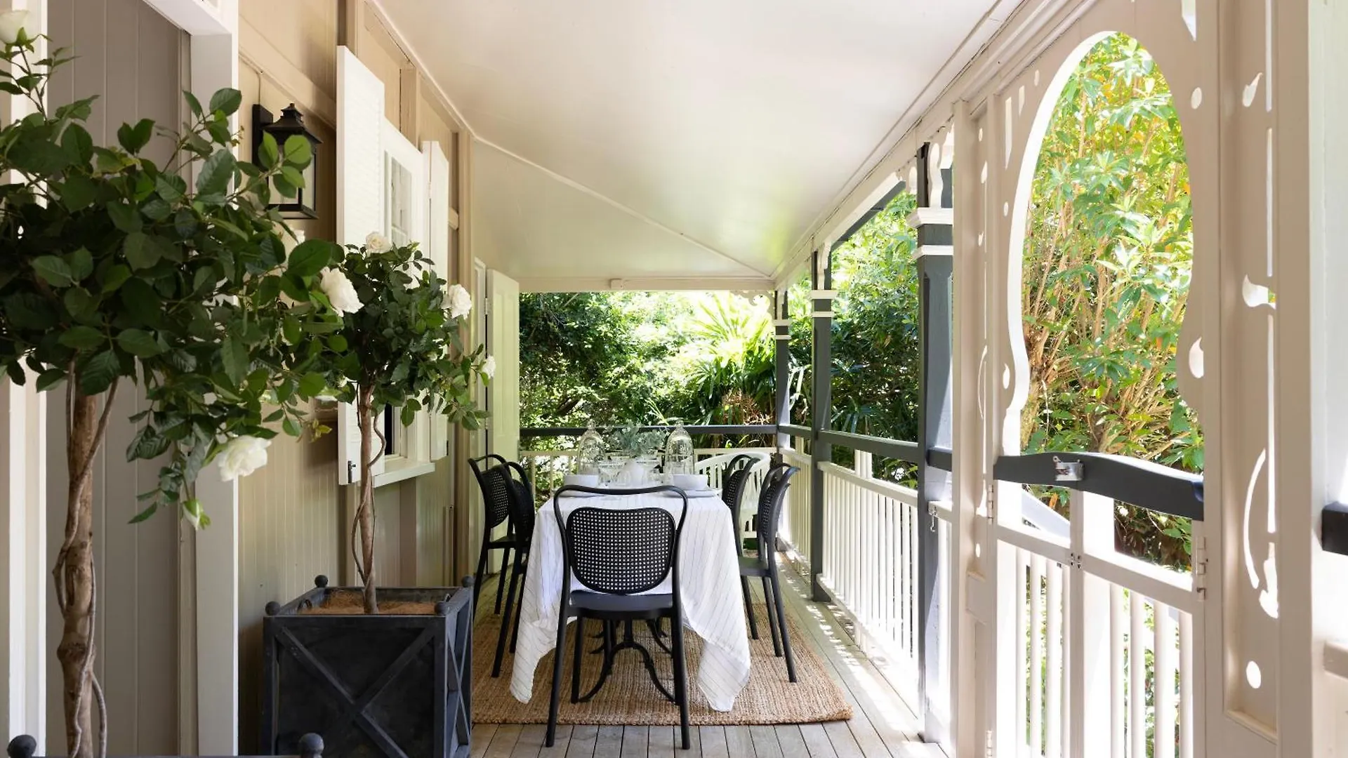 Waterfall Lodge Maleny Timeless Grandeur & Luxury 0*,