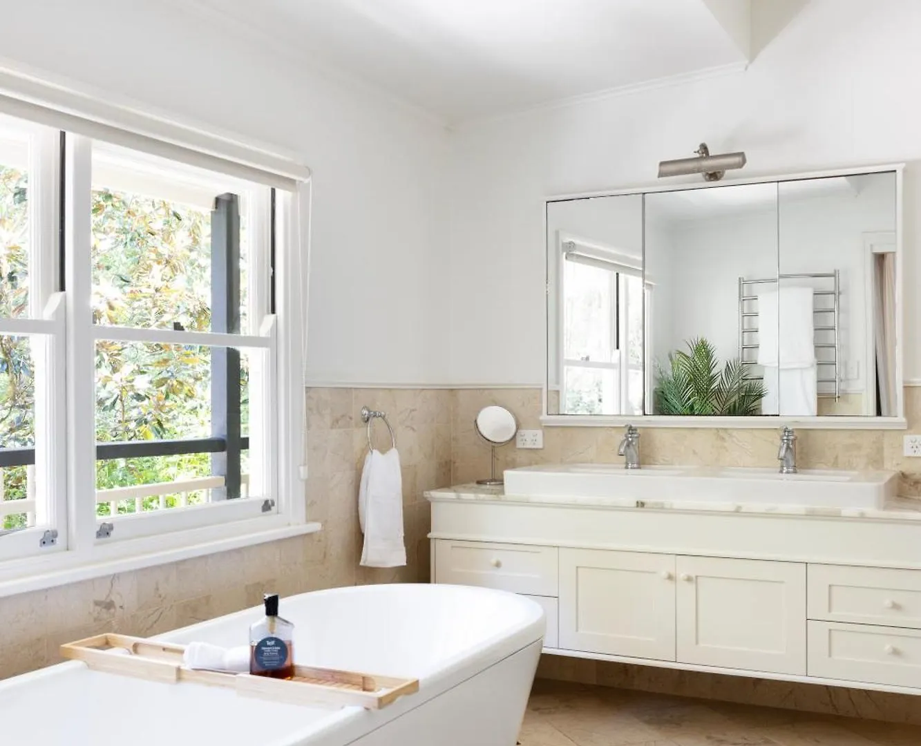 Waterfall Lodge Maleny Timeless Grandeur & Luxury 0*,